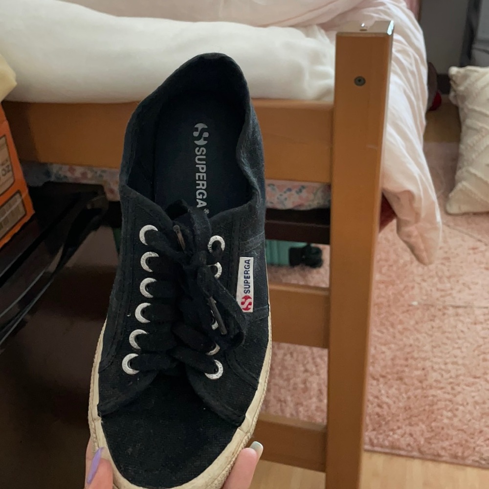 Black supergas